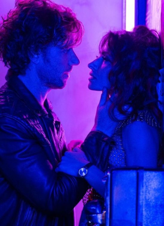 Pogledali smo seriju Sex/Life na Netflixu – i sada imamo mnogo tema za razmišljanje