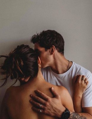 Kada saznate šta znači izraz “love bombing” biće vam jasno zašto vam je toliko teško bilo da izađete iz toksičnog odnosa