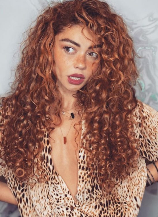 Glumica Sarah Hyland je naša stilska i životna inspiracija, a ovo su njeni najbolji autfiti