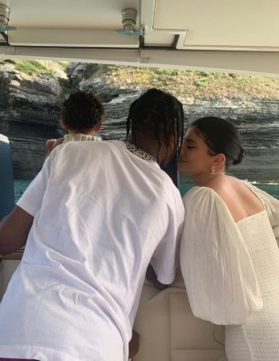 Da li je Kylie Jenner ponovo trudna? Internet misli da jeste, a mi vam donosimo najnovije vesti o njenoj tajnoj trudnoći