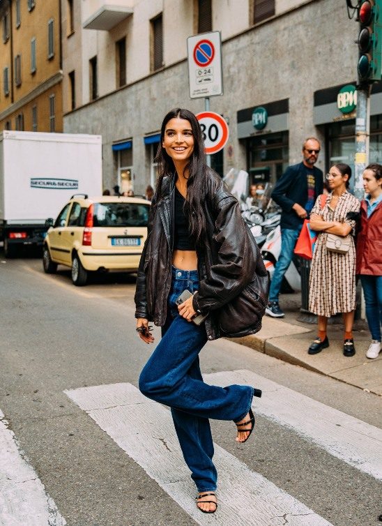 Farmerke su IT street style odevni komad među posetiocima Milanske nedelje mode