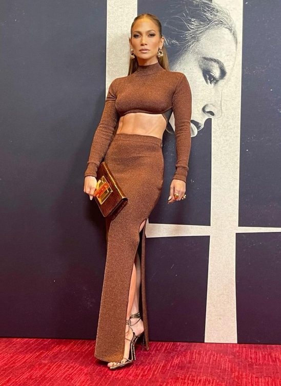 Predstavljamo vam 7 vežbi koje J. Lo pomažu da ima tako savršen stomak