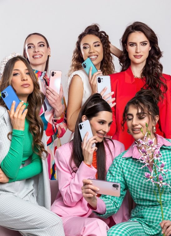 Žene menjaju svet, a njihova podrška u tome je Xiaomi 11 Lite 5G NE pametni telefon nove generacije i ženstvenog dizajna