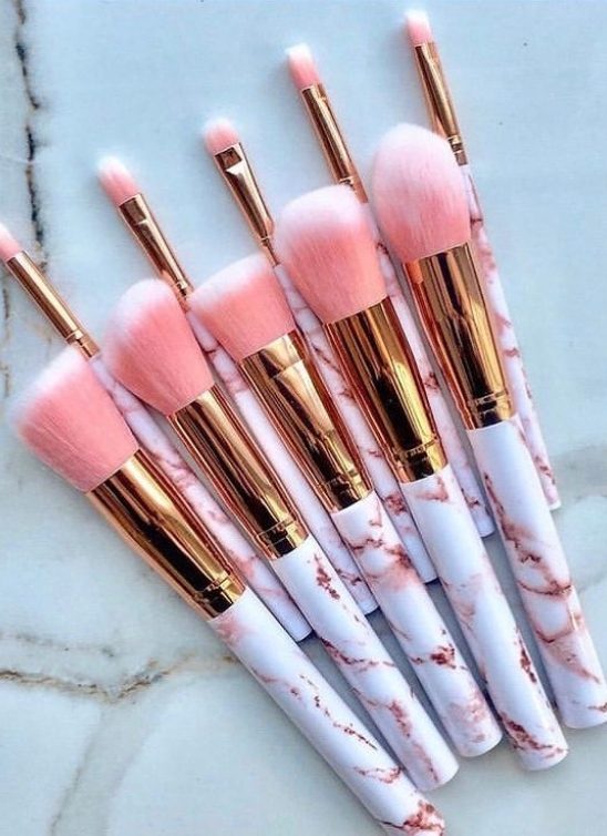 Kako da pravilno očistite četkice, beauty blender i ostalu opremu za šminkanje?