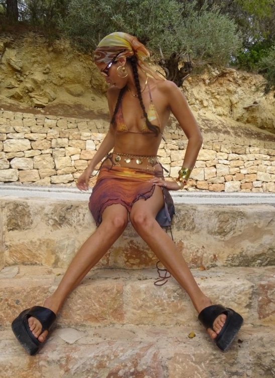Predstavljamo vam 6 stylish načina da nosite maramu ovog leta