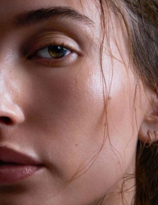 Hailey Bieber je izbacila svoju skincare liniju “Rhode”, a ovo je sve što znamo o njoj!