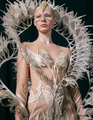 Izdvajamo najbolje haute couture revije poznatih modnih kuća, za sezonu jesen/zima 2022.