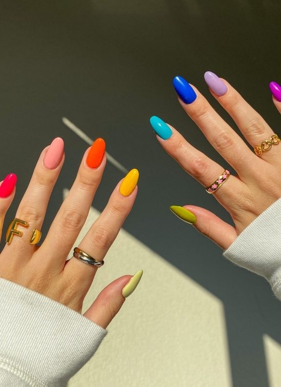 Trendy boje noktiju za leto 2022. godine