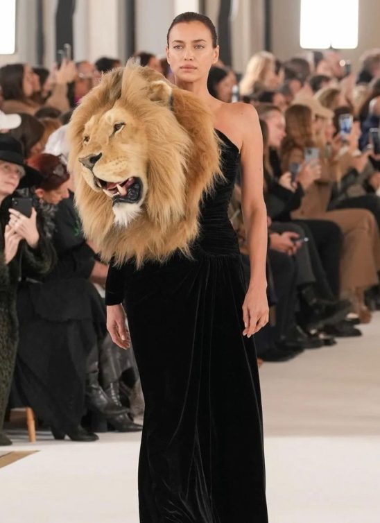 Lavovi, kristali i podeljene reakcije – šta nam je sve donela nova Schiaparelli couture revija?