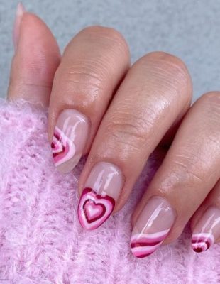 Magenta manikir – probajte lakove za nokte u boji godine