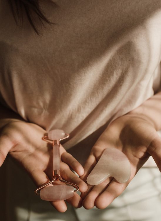Gua Sha kamen – kako i kada se koristi ova čudesna alatka za lice?