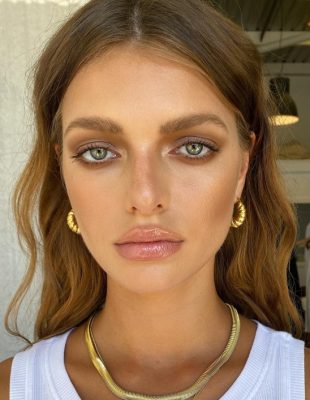 Latte makeup – trend šminkanja savršen za letnje dane i preplanuli ten