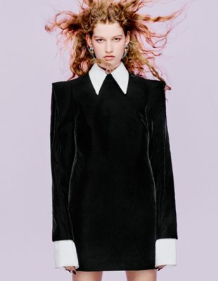 Crna boja vlada H&M Studio kolekcijom za jesen/zimu 2023.