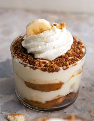 Tiramisu banana krem kolač je idealna poslastica za jesen