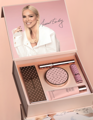 Nataša Bekvalac x Naj Oleari kreirali su set šminke – i dobili smo makeup favorite godine!