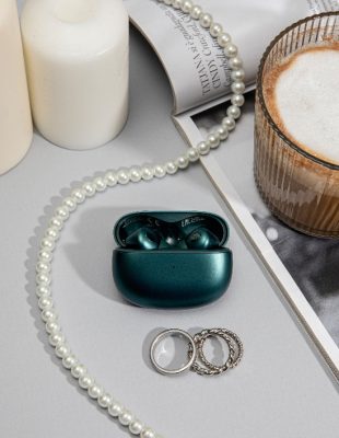 Superiorni, elegantni i moderni: 4 gedžeta koje bi svaka žena poželela za Novu godinu