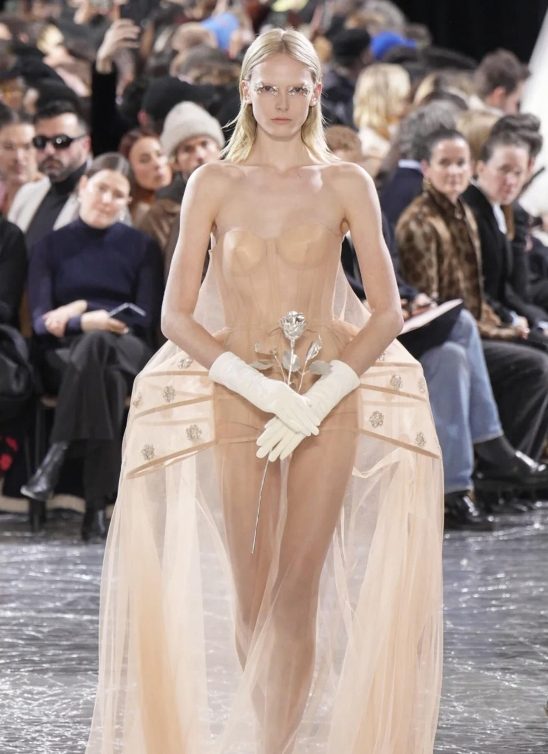 Jean Paul Gaultier viktorijanska fantazija i Valentino sudar boja – revije o kojima se priča