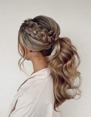 Ideje za elegantne punđe i repove kao spas u vrelom talasu