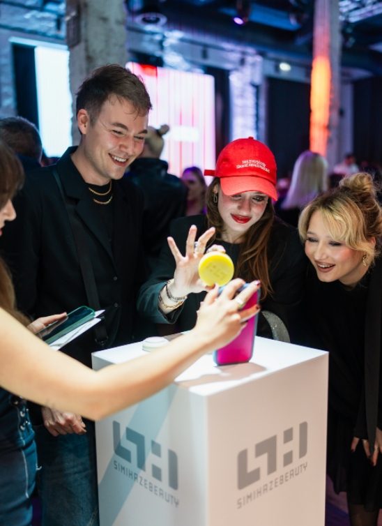 SIMIHAZE BEAUTY konačno u Srbiji: Otkrivamo gde će biti dostupni makeup proizvodi za kojima je poludeo ceo svet
