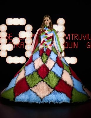 Valentino u novom svetlu: Alessandro Michele predstavio maestralnu kolekciju