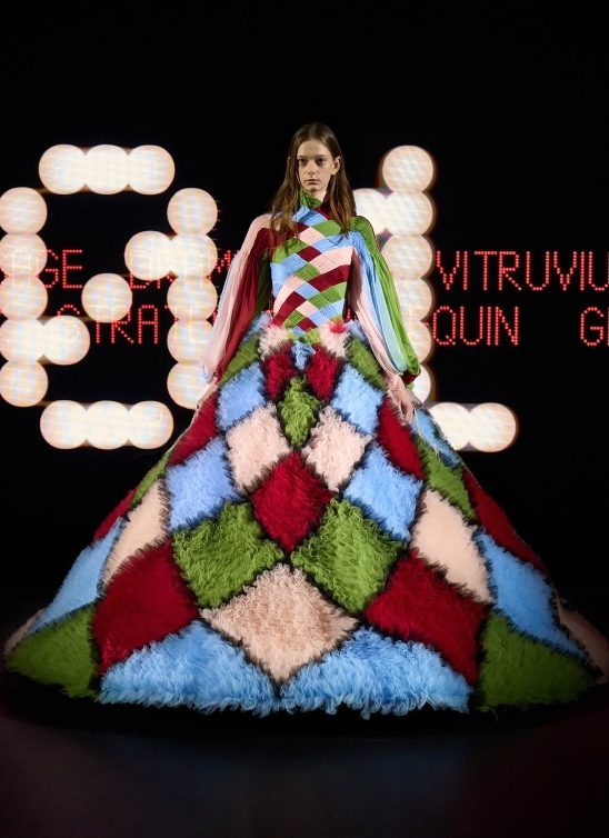 Valentino u novom svetlu: Alessandro Michele predstavio maestralnu kolekciju