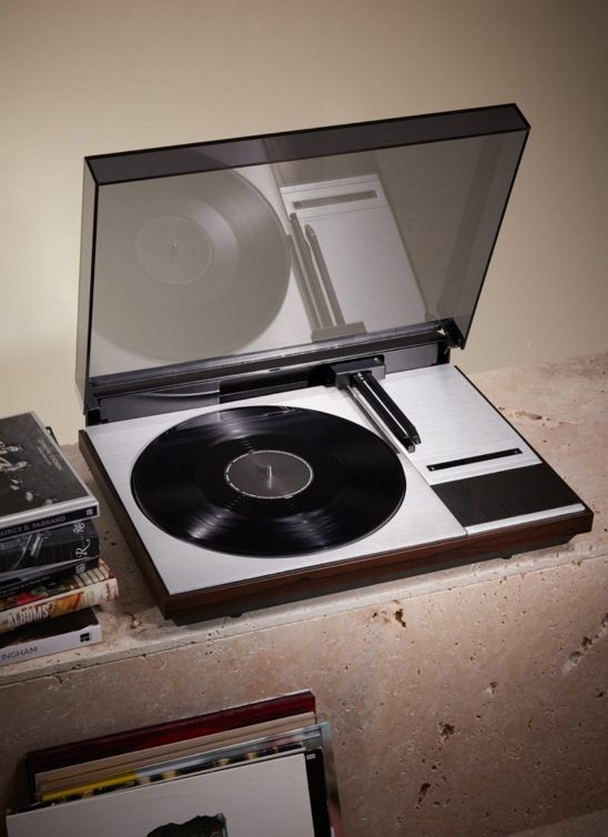 Saint Laurent i Bang & Olufsen je kolaboracija koja će oduševiti sve nostalgičare