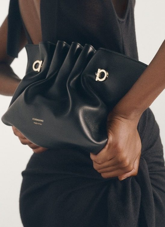 Ferragamo predstavlja Soft-Bag” za proleće/leto 2025, a mi je dodajemo na našu listu želja