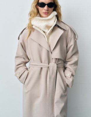 Ovaj Mango trench mantil inspirisan je popularnim YSL modelom
