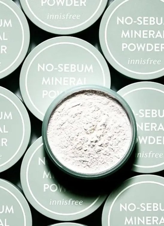Innisfree No Sebum Mineral Powder je viralan mineralni puder koji možete kupiti i u Srbiji