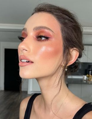 “Blush stacking” je viralna tehnika nanošenja rumenila koju ćete želeti da rekreirate