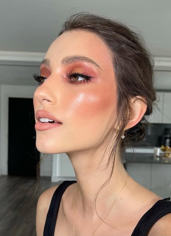 “Blush stacking” je viralna tehnika nanošenja rumenila koju ćete želeti da rekreirate