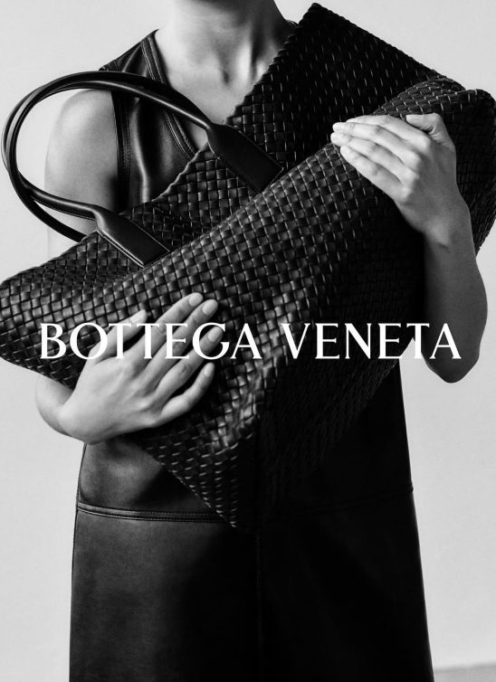 Bottega Veneta slavi 50 godina pletenog kožnog “intrecciato” dizajna, a ovo je njegov istorijat
