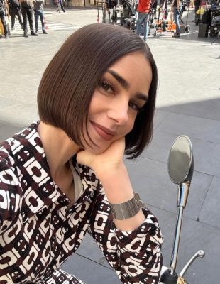 Rekreiramo šminku “Emily in Paris” inspirisanu ikonama devedesetih