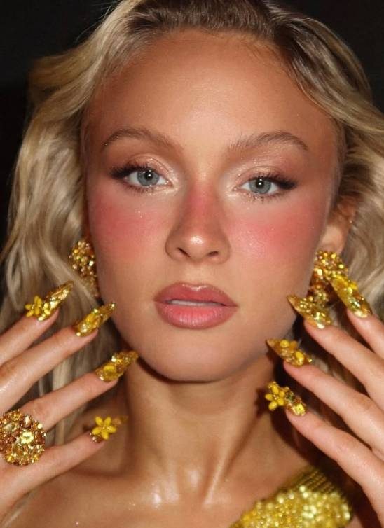 Nail art momenti sa Grammyja 2026 koje ćemo kopirati ove sezone