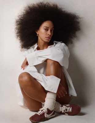 Nike x Jacquemus Moon Shoe stiže u tri boje, a u kampanji je Solange Knowles