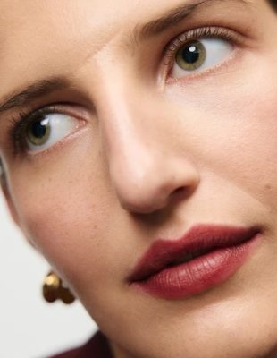 MERIT je predstavio Signature Lip Blush koji daje mat efekat i na suvim usnama