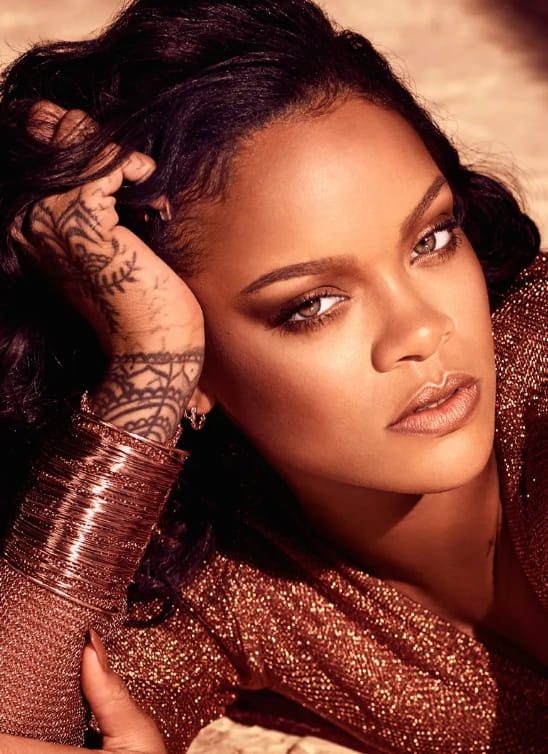 Zašto svi pričaju o Fenty Beauty bronzeru koji je Rihanna nosila na Met Gali