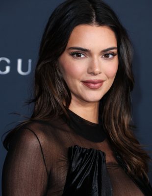 Kendall Jenner nosi retro patike koje će obeležiti jesen